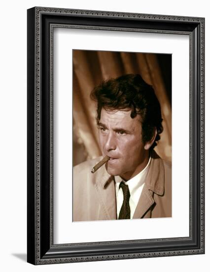 Serie televisee Columbo with Peter Falk (inspecteur Columbo), 1971-2003 (photo)-null-Framed Photo