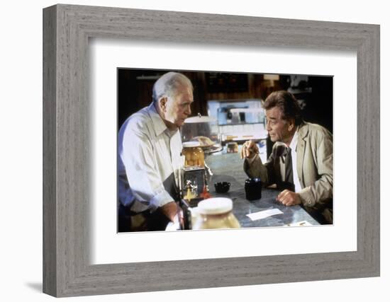 Serie televisee COLUMBO with Peter Falk (inspecteur Columbo), 1971-2003 (photo)-null-Framed Photo