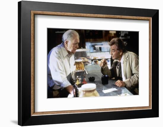 Serie televisee COLUMBO with Peter Falk (inspecteur Columbo), 1971-2003 (photo)-null-Framed Photo