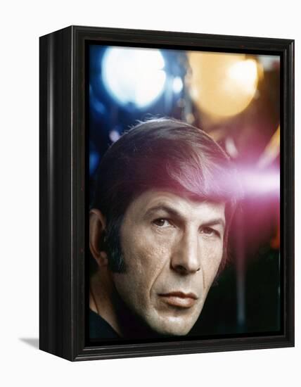 Serie televisee Mission Impossible (Saison 5) with Leonard Nimoy, 1971 (photo)-null-Framed Stretched Canvas