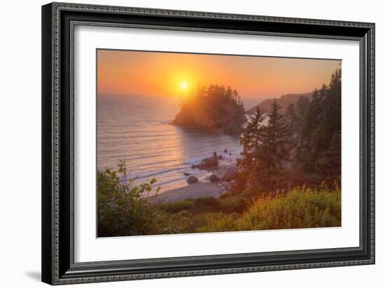 Setting Sun at Trinidad, Northern California Coast-Vincent James-Framed Photographic Print