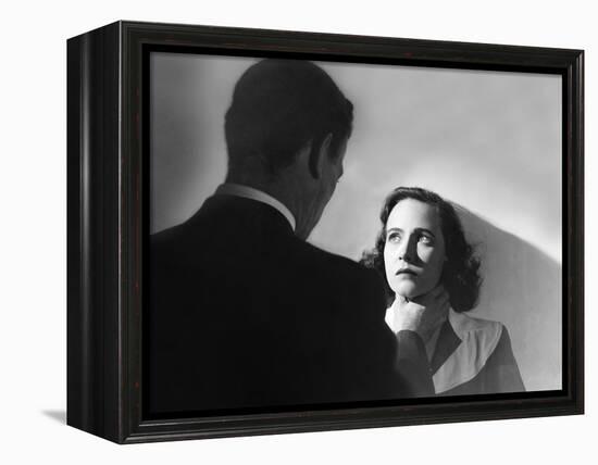 SHADOW OF A DOUBT, 1943 directed by ALFRED HITCHCOCK Joseph Cotten / Teresa Wright (b/w photo)-null-Framed Stretched Canvas