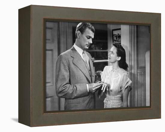 SHADOW OF A DOUBT, 1943 directed by ALFRED HITCHCOCK Joseph Cotten / Teresa Wright (b/w photo)-null-Framed Stretched Canvas