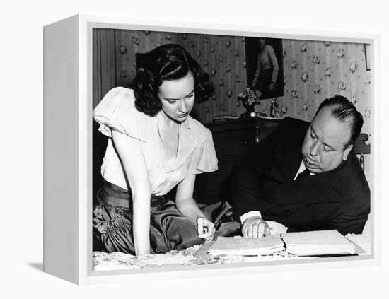 SHADOW OF A DOUBT, 1943 directed by ALFRED HITCHCOCK On the set,Alfred Hitchcock directs Teresa Wri-null-Framed Stretched Canvas