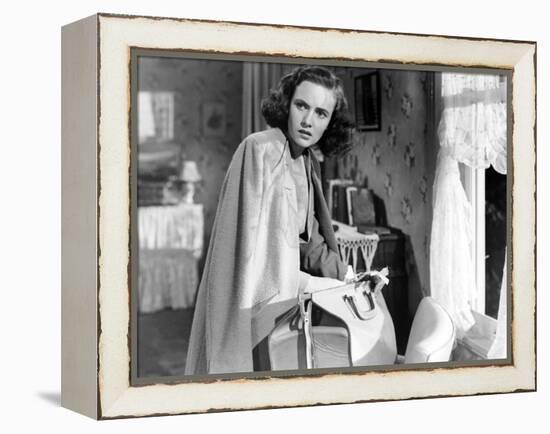 SHADOW OF A DOUBT, 1943 directed by ALFRED HITCHCOCK Teresa Wright (b/w photo)-null-Framed Stretched Canvas