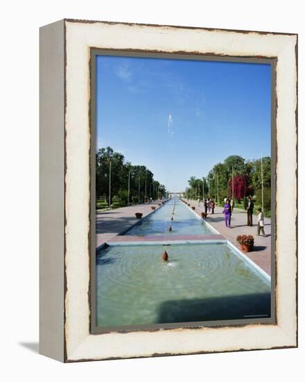 Shalimar (Shalamar) Gardens, Unesco World Heritage Site, Lahore, Punjab, Pakistan, Asia-Robert Harding-Framed Premier Image Canvas