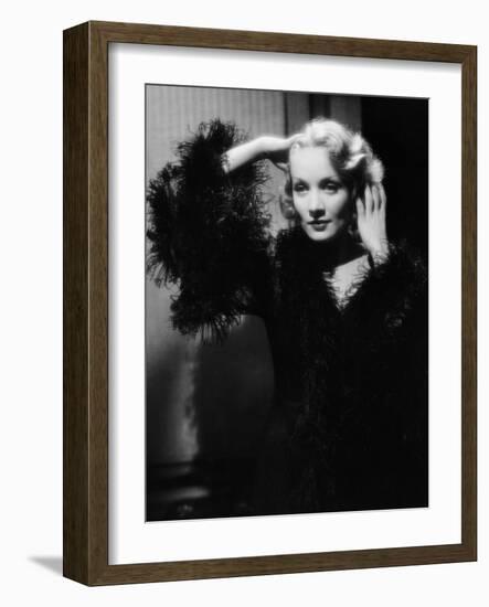 Shanghai Express by Josef von Sternberg with Marlene Dietrich, 1932 (b/w photo)-null-Framed Photo