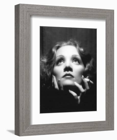 Shanghai Express, Marlene Dietrich, Directed by Josef Von Sternberg, 1933-null-Framed Photographic Print