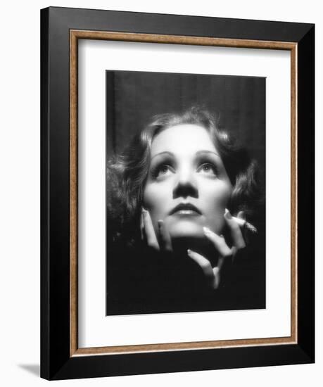 Shanghai Express, Marlene Dietrich, Directed by Josef Von Sternberg, 1933-null-Framed Photographic Print