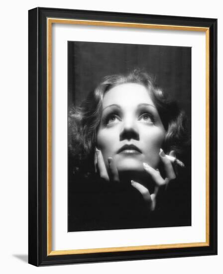 Shanghai Express, Marlene Dietrich, Directed by Josef Von Sternberg, 1933-null-Framed Photographic Print