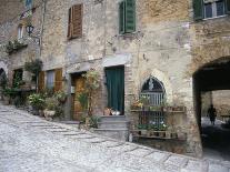Street Scene, Montefalco, Umbria, Italy-Sheila Terry-Photographic Print