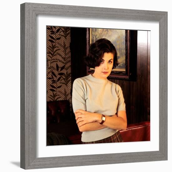 SHERILYN FENN. "Twin Peaks" [1990], directed by DAVID LYNCH.-null-Framed Premium Photographic Print