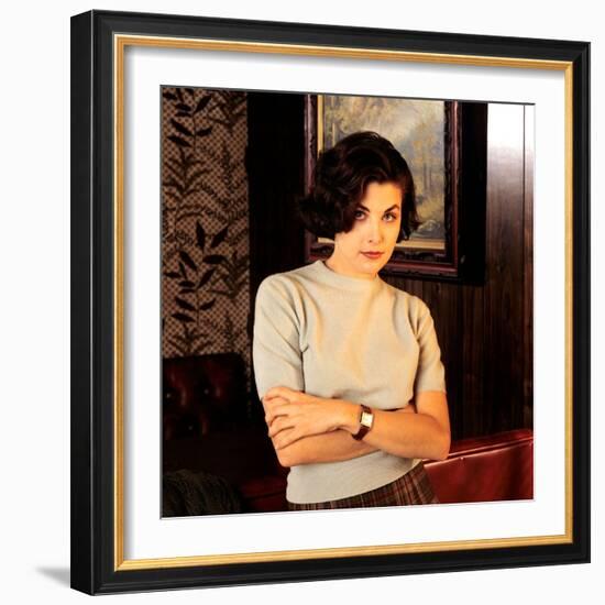 SHERILYN FENN. "Twin Peaks" [1990], directed by DAVID LYNCH.-null-Framed Photographic Print