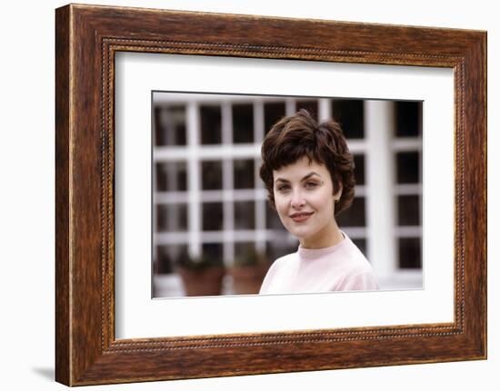 SHERILYN FENN. "Twin Peaks" [1990], directed by DAVID LYNCH.-null-Framed Photographic Print