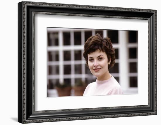 SHERILYN FENN. "Twin Peaks" [1990], directed by DAVID LYNCH.-null-Framed Photographic Print