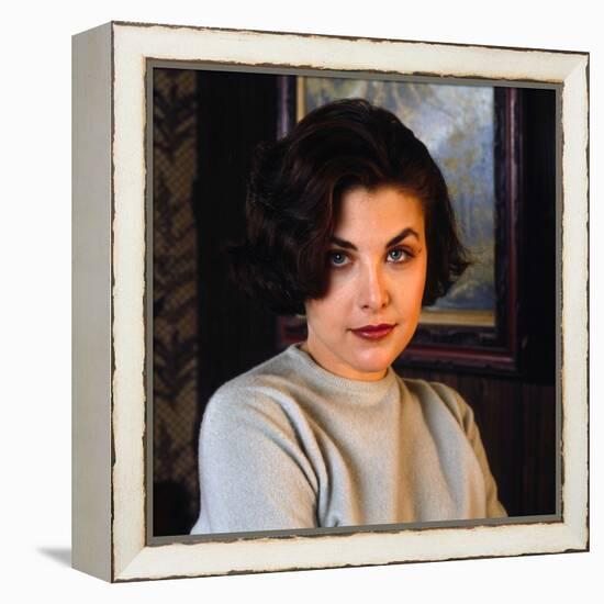 SHERILYN FENN. "Twin Peaks" [1990], directed by DAVID LYNCH.-null-Framed Stretched Canvas