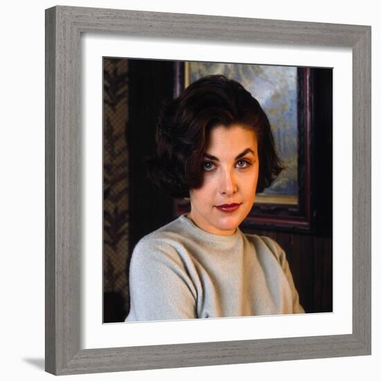 SHERILYN FENN. "Twin Peaks" [1990], directed by DAVID LYNCH.-null-Framed Photographic Print