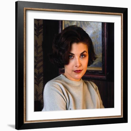 SHERILYN FENN. "Twin Peaks" [1990], directed by DAVID LYNCH.-null-Framed Photographic Print