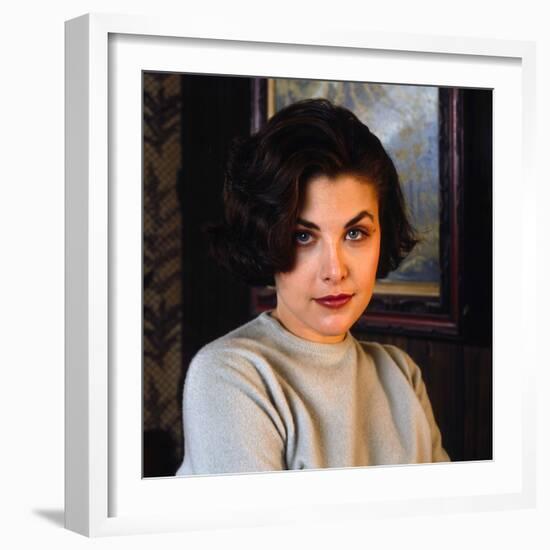 SHERILYN FENN. "Twin Peaks" [1990], directed by DAVID LYNCH.-null-Framed Photographic Print