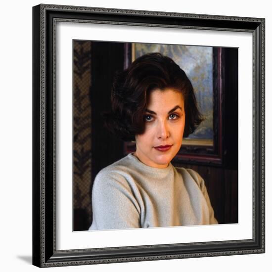 SHERILYN FENN. "Twin Peaks" [1990], directed by DAVID LYNCH.-null-Framed Photographic Print