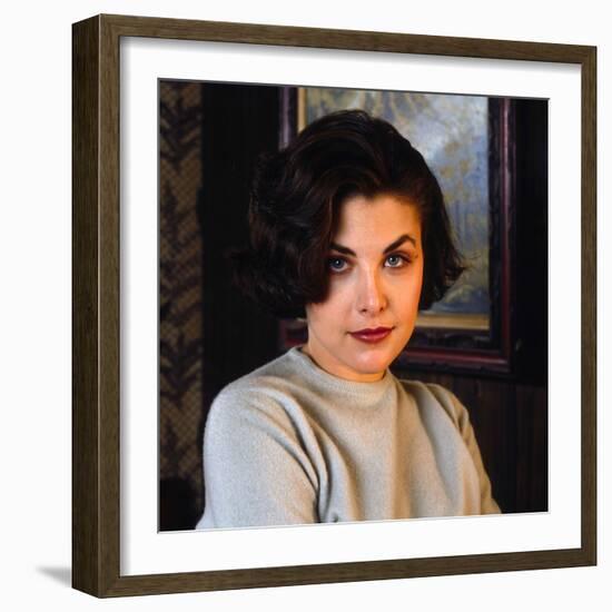 SHERILYN FENN. "Twin Peaks" [1990], directed by DAVID LYNCH.-null-Framed Premium Photographic Print