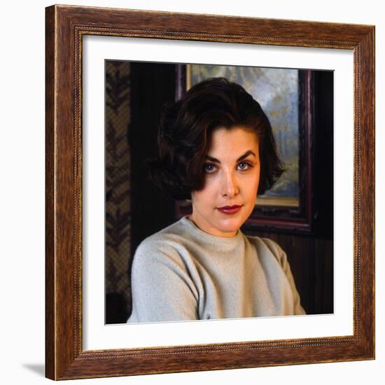 SHERILYN FENN. "Twin Peaks" [1990], directed by DAVID LYNCH.-null-Framed Premium Photographic Print