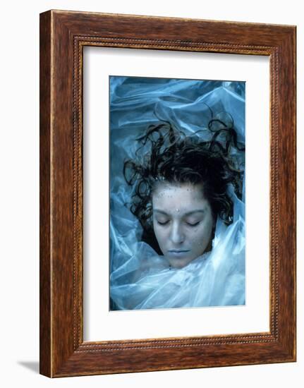 SHERYL LEE. "Twin Peaks" [1990], directed by DAVID LYNCH.-null-Framed Photographic Print