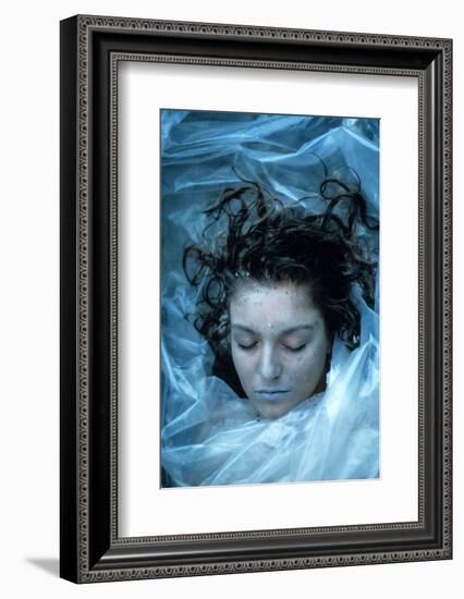 SHERYL LEE. "Twin Peaks" [1990], directed by DAVID LYNCH.-null-Framed Photographic Print