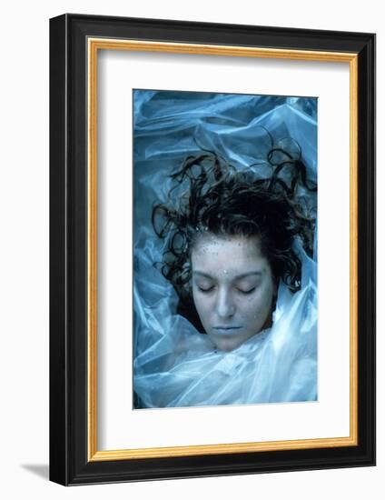 SHERYL LEE. "Twin Peaks" [1990], directed by DAVID LYNCH.-null-Framed Photographic Print