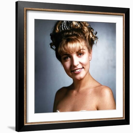 SHERYL LEE. "Twin Peaks" [1990], directed by DAVID LYNCH.-null-Framed Premium Photographic Print