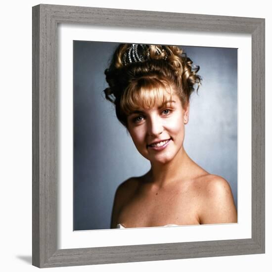 SHERYL LEE. "Twin Peaks" [1990], directed by DAVID LYNCH.-null-Framed Photographic Print