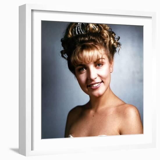 SHERYL LEE. "Twin Peaks" [1990], directed by DAVID LYNCH.-null-Framed Photographic Print