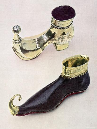 'Shoe Shaped Drinking Vessels: Gothic Leather Goblet from 15th Century ...