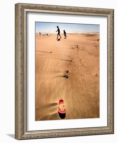 Shoremob-Craig Satterlee-Framed Photographic Print