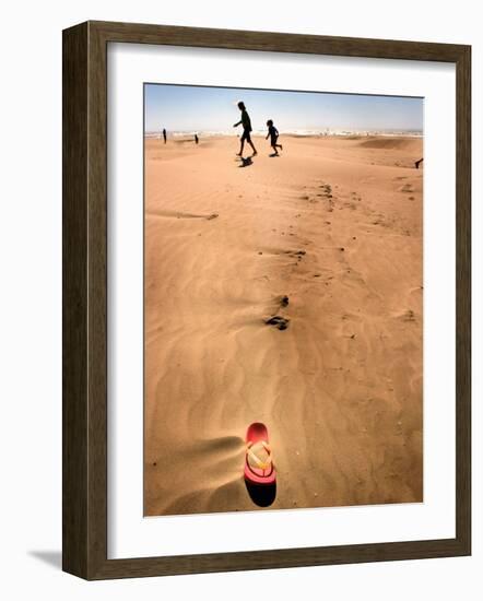 Shoremob-Craig Satterlee-Framed Photographic Print