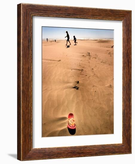 Shoremob-Craig Satterlee-Framed Photographic Print