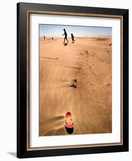 Shoremob-Craig Satterlee-Framed Photographic Print