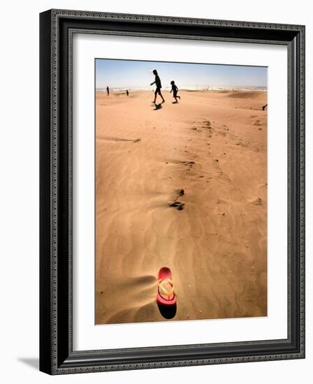 Shoremob-Craig Satterlee-Framed Photographic Print