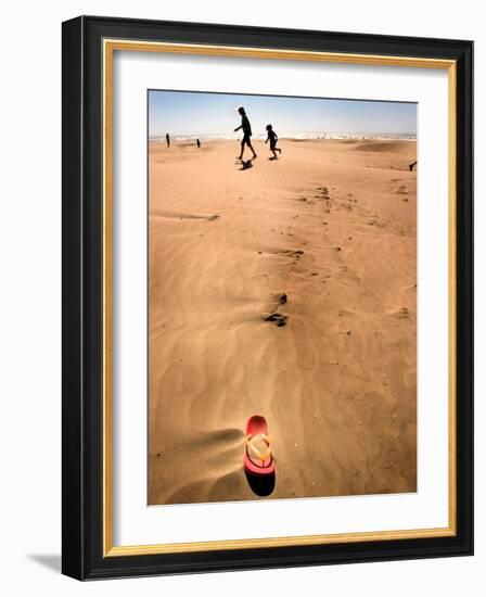 Shoremob-Craig Satterlee-Framed Photographic Print