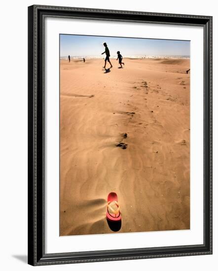 Shoremob-Craig Satterlee-Framed Photographic Print