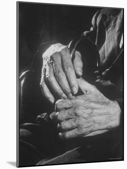 Shot of Hands Belonging to an Old Man-Carl Mydans-Mounted Photographic Print