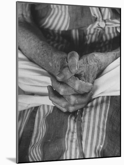 Shot of Hands Belonging to an Old Woman-Carl Mydans-Mounted Photographic Print