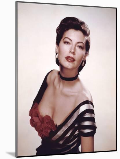 Show Boat by GeorgeSidney with Ava Gardner, 1951 (photo)-null-Mounted Photo