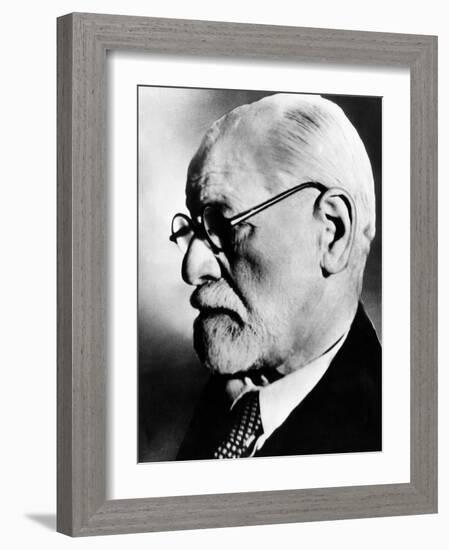 Sigmund Freud, 1936-null-Framed Photo