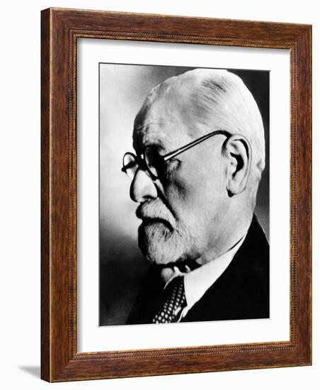 Sigmund Freud, 1936-null-Framed Photo