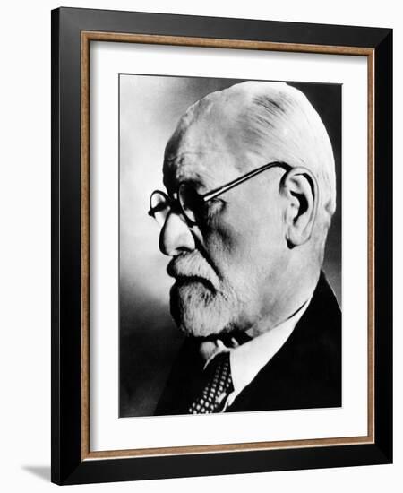 Sigmund Freud, 1936-null-Framed Photo