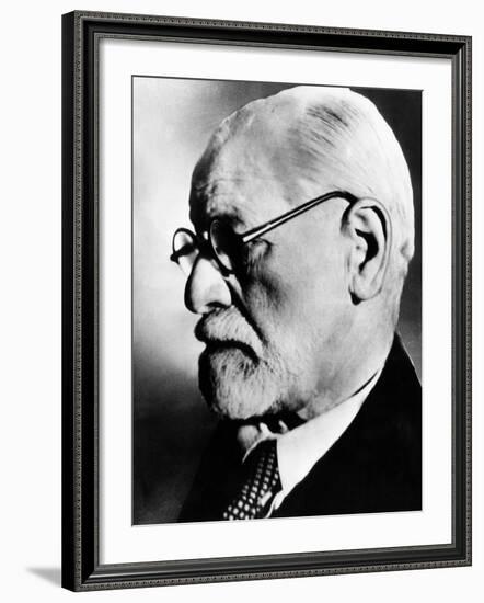 Sigmund Freud, 1936-null-Framed Photo