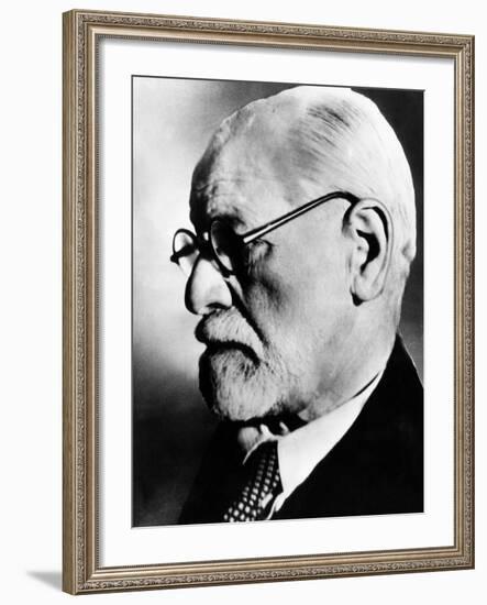 Sigmund Freud, 1936-null-Framed Photo