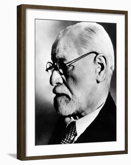 Sigmund Freud, 1936-null-Framed Photo