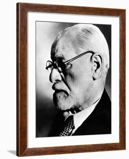 Sigmund Freud, 1936-null-Framed Photo